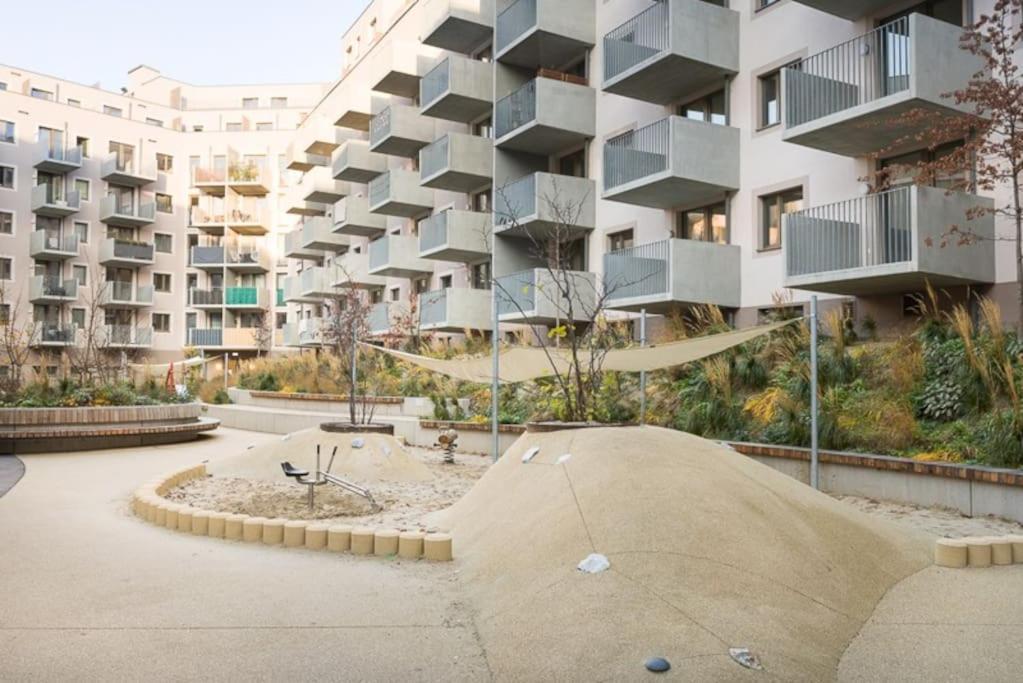 Premium With Balcony! Free Garage Parking Included! Apartamento Viena